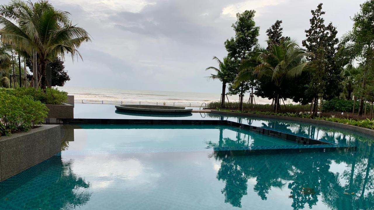 Timurbay Seaview Suite By Guns Studio Kuantan Exterior photo