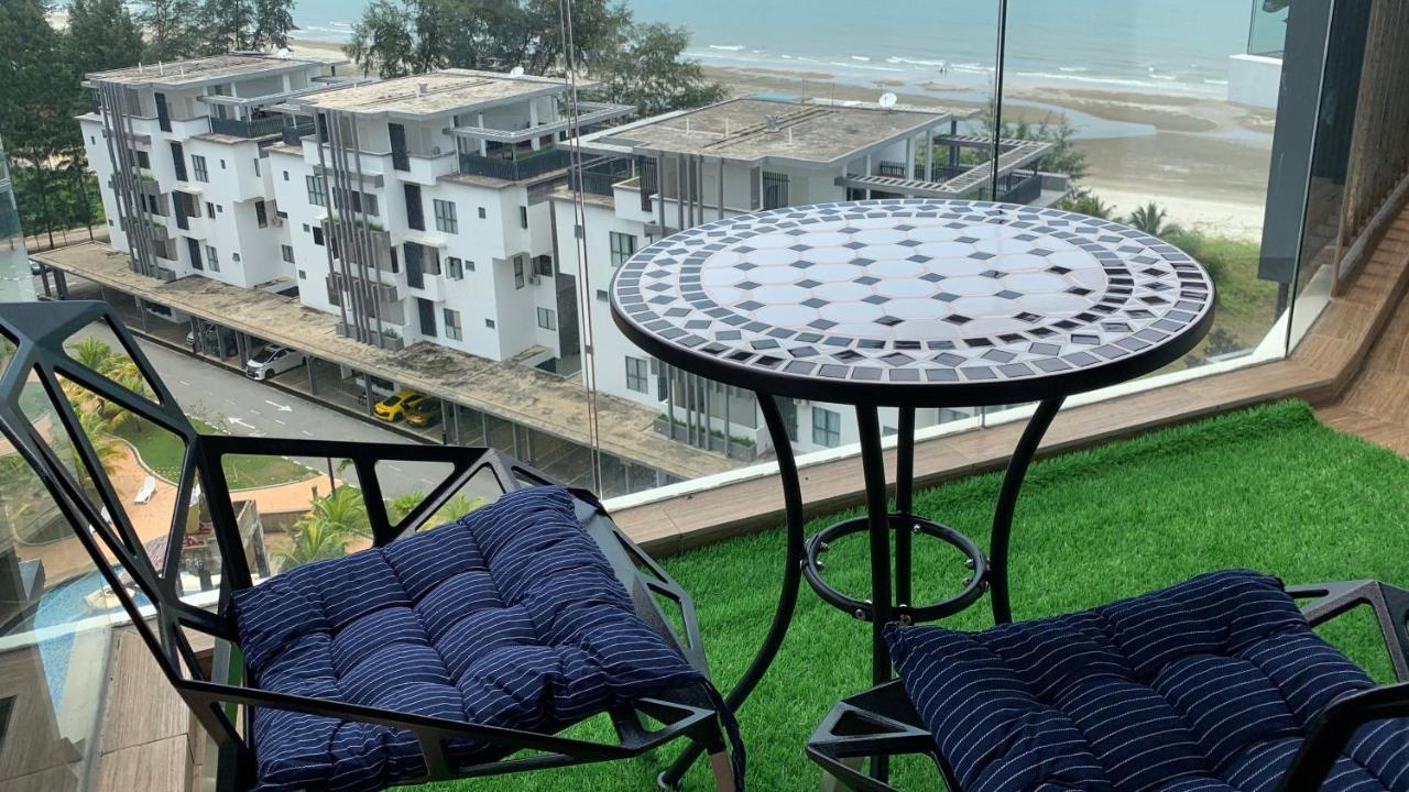 Timurbay Seaview Suite By Guns Studio Kuantan Exterior photo